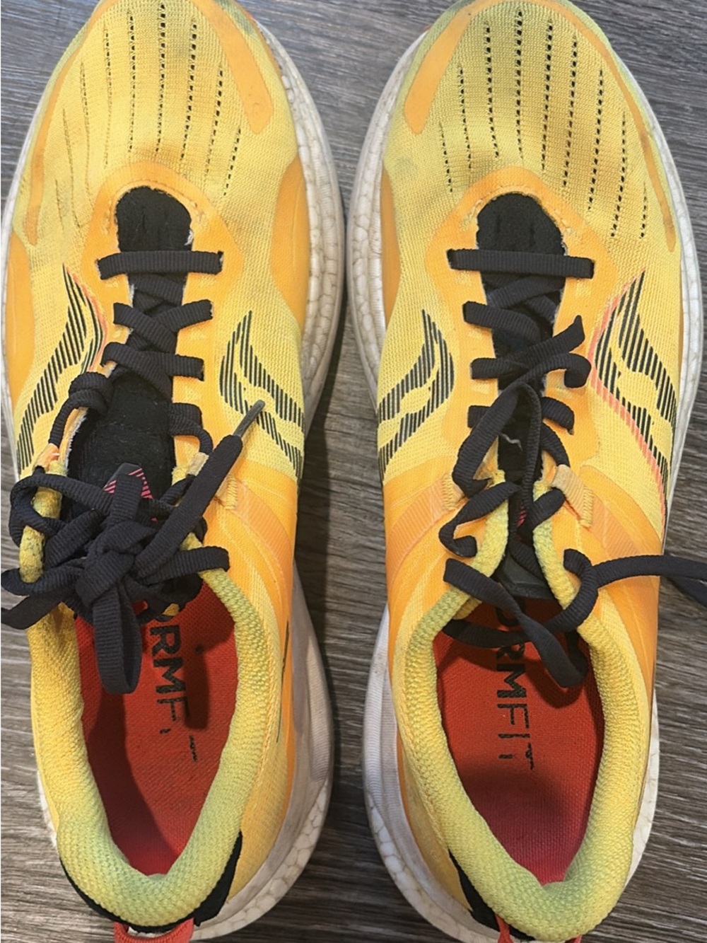 Saucony men’s tempus 10.5
